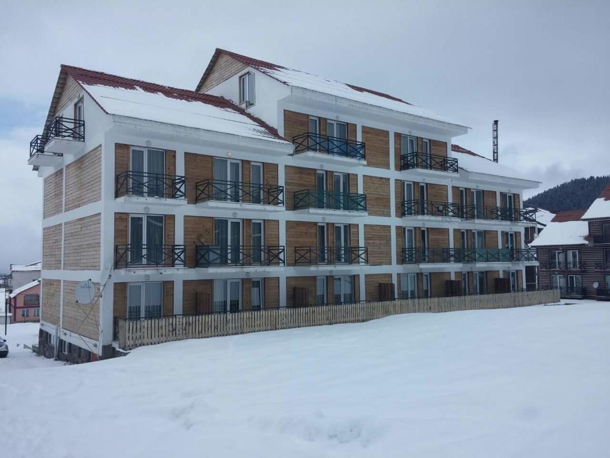 Hotel Mgzavrebi 巴库里阿尼 外观 照片